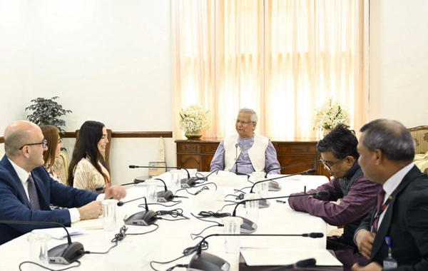 Leyla Əliyeva və Arzu Əliyeva Dəkkədə Banqladeşin müvəqqəti hökumətinin Baş müşaviri ilə görüşüblər