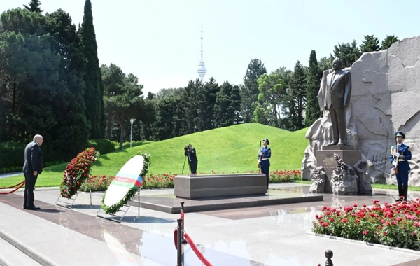İordaniya Nümayəndələr Palatasının sədri Fəxri xiyabanı və Zəfər parkını ziyarət edib