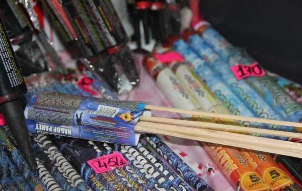 Satışı qadağan olunan pirotexniki vasitələri haradan alırlar?