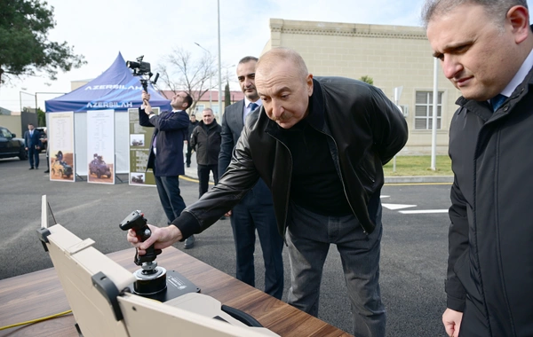 İlham Əliyev Tərtər elektromexanika zavodunun yenidənqurmadan sonra açılışında iştirak edib