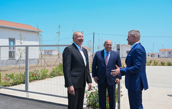 Azərbaycan və Slovakiya prezidentləri Ağdamın Baş Qərvənd kəndində görülən işlərlə tanış olublar