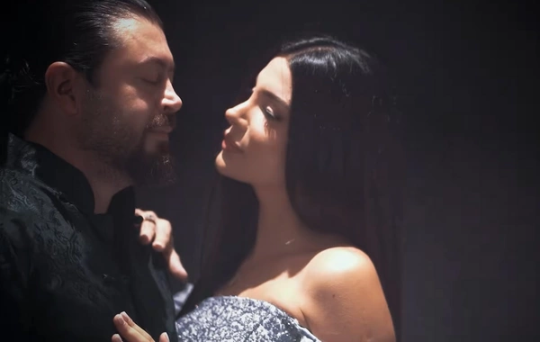 Qurd bloger həyat yoldaşı Leylanı klipinə çəkdi