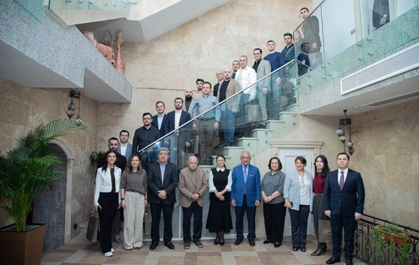 Yüksəliş müsabiqəsinin qalibləri üçün Ədibin Evində Yüksəliş silsilə görüşlərinin ilk sessiyası keçirilib