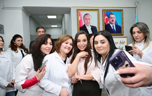 Leyla Əliyeva Bakı Şəhər Narkoloji Mərkəzini ziyarət edib