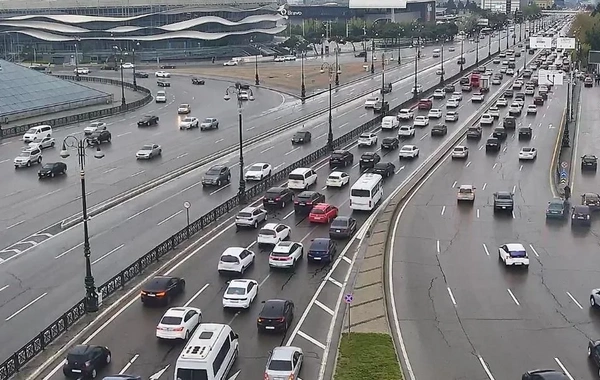 Bu yollarda nəqliyyatın sıxlığı yaranıb