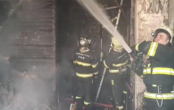 Bakının mərkəzindəki YANĞIN SÖNDÜRÜLDÜ