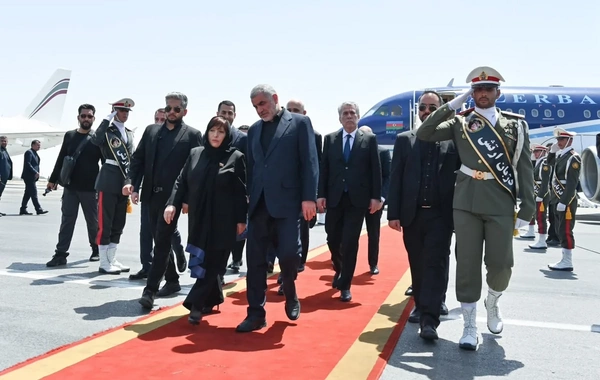 Sahibə Qafarova Xameneinin vida mərasimində iştirak edib