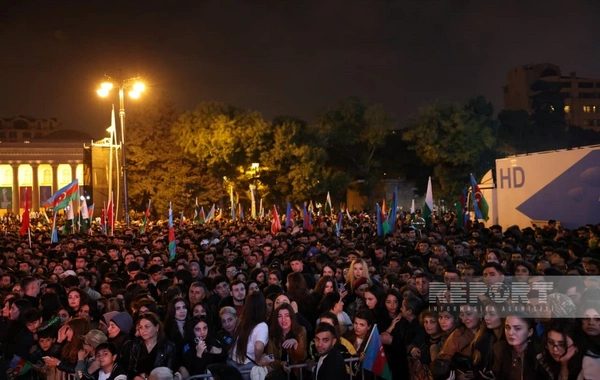 В Баку концерт по случаю Дня Победы завершился фейерверком