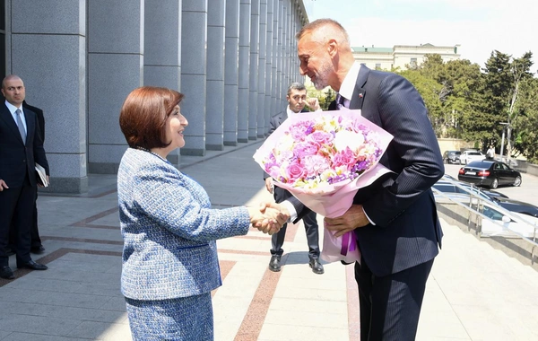Sahibə Qafarova Slovakiya Milli Şurasının sədri ilə görüşüb
