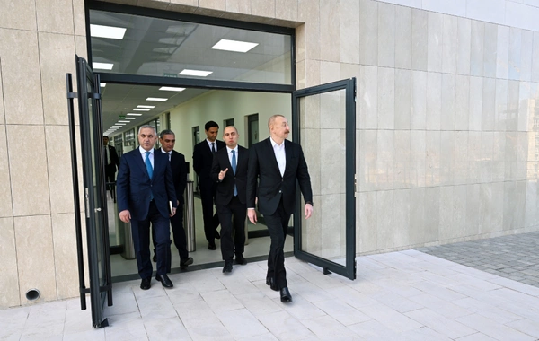 Prezident Qarabağ Universitetinin Biznes və iqtisadiyyat fakültəsinin binasının açılışında iştirak edib