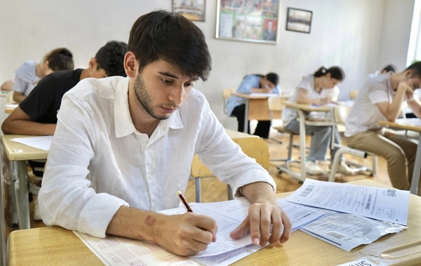 Ali məktəblərə I və IV ixtisas qrupları üzrə qəbul imtahanları keçirilib