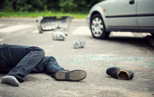 В абшеронском поселке автомобиль насмерть сбил пешехода