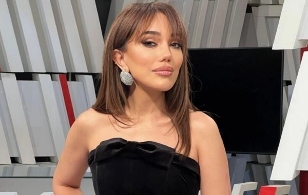 Lalə Məmmədova bu akademiyada tərcüməçi işləyir