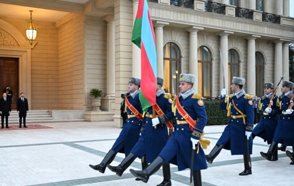 В Баку состоялась церемония официальной встречи вице-президента Соединенных Штатов Америки