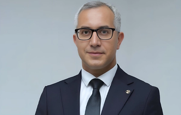 Kamran Əsədovun məhkəmədən FOTOsu