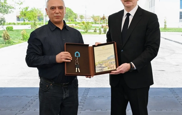 Prezident və birinci xanım Cəbrayıl rayonunun Şükürbəyli kəndinə köçən sakinlərlə görüşüblər