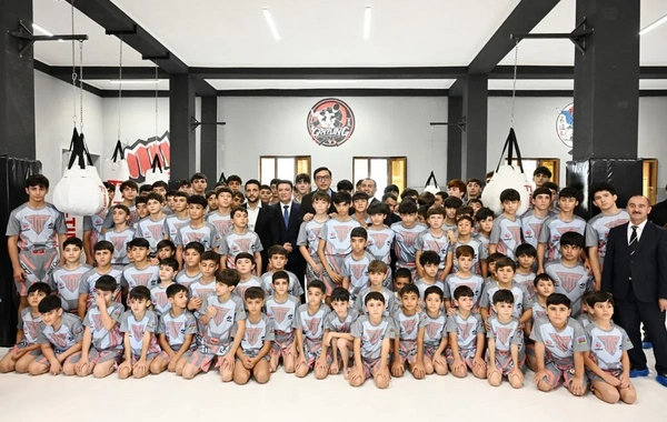 Fərid Qayıbov yeni idman zalının açılışında iştirak edib