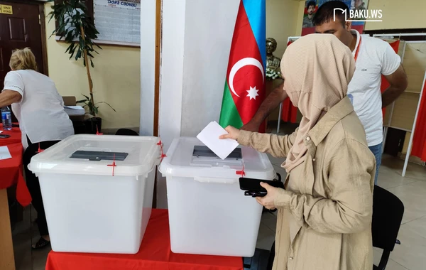 BAKU.WS-in çəkiliş qrupu seçki məntəqəsində olub