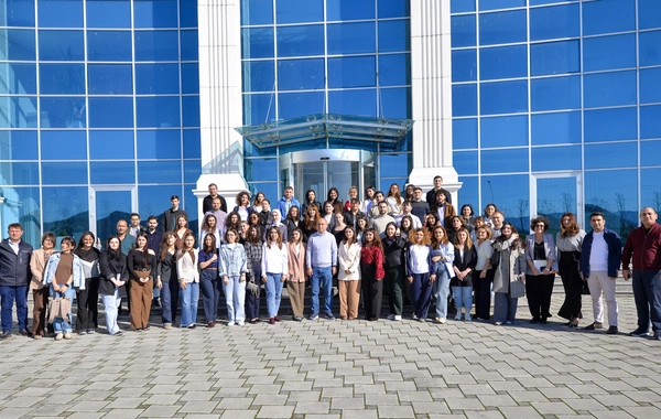 Elm və təhsil yeniliklərinin media təqdimatı mövzusunda təlim keçirilib