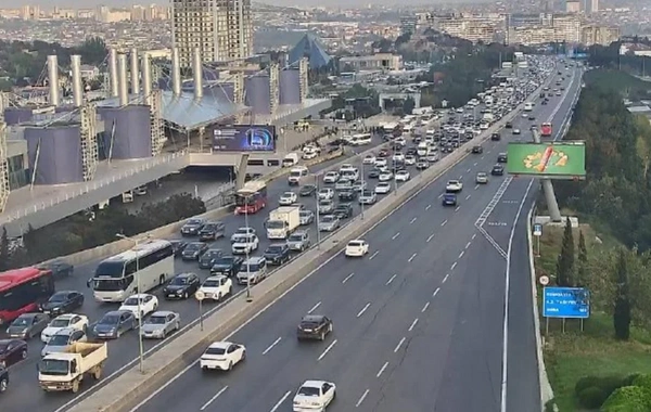 Bakıda bu yollarda tıxac yaranıb