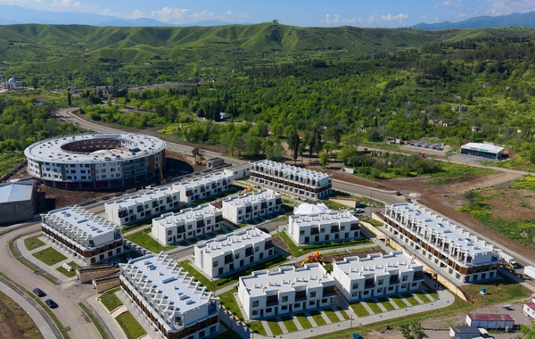 İlham Əliyev Zəngilanda inşa olunmuş ilk yaşayış kompleksinin açılışında iştirak edib