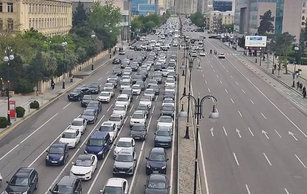Bakının bir sıra yollarında tıxac var