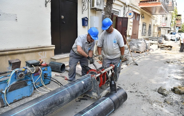 Bakının bu ərazilərində içməli su və kanalizasiya xətləri yenilənir