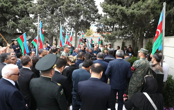 İtkin şəhid Tərlan Rüstəmov Lökbatan qəsəbəsindəki Şəhidlər xiyabanında torpağa tapşırılıb