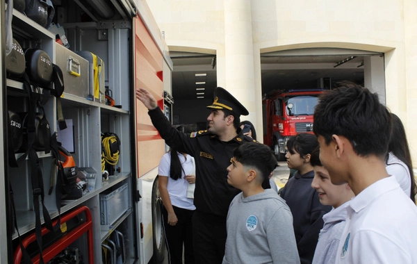 FHN şagird və müəllimlərlə təlim keçirdi