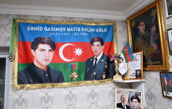 Лейла Алиева и Алена Алиева посетили Гянджинский мемориальный комплекс и семью Национального героя Натигa Гасымова