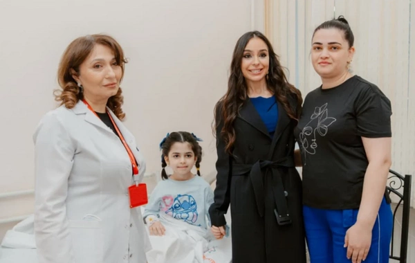 Leyla Əliyeva Bakıda Uşaq Klinik Xəstəxanasını ziyarət edib