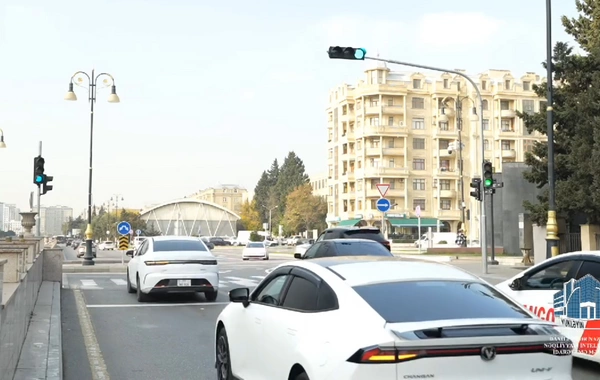 Bakıda Xoyski–Koroğlu Rəhimov kəsişməsində yeni işıqforlar quraşdırıldı