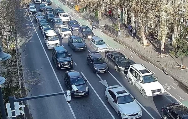 Bakının hansı istiqamətlərində nəqliyyatın hərəkəti çətinləşib?