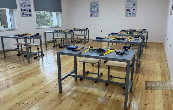 Sumqayıtda 36 nömrəli tam orta məktəbin yenidənqurmadan sonra açılışı olub
