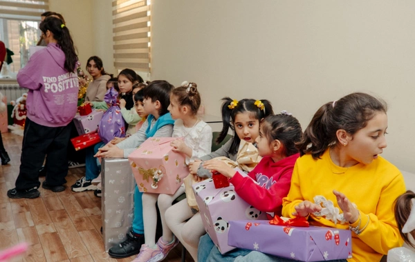 Leyla Əliyeva, Arzu Əliyeva və Alyona Əliyeva "Təmiz Dünya" sığınacağındakı uşaqların bayram sevincinə şərik olublar