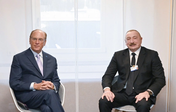 İlham Əliyev Davosda BlackRock və Global Infrastructure Partnersin rəsmiləri ilə görüşüb