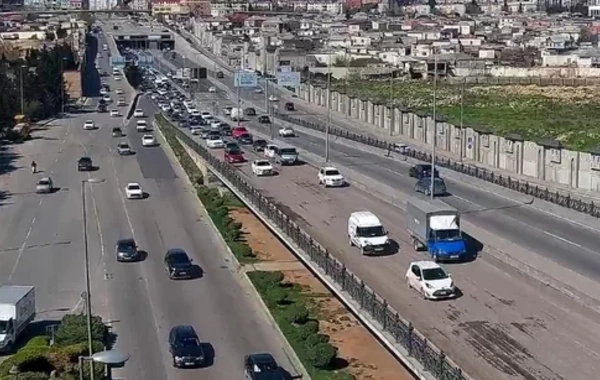 Транспортный коллапс в Баку: названа причина