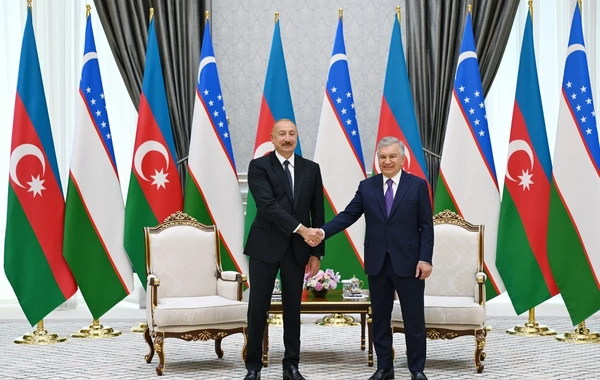 İlham Əliyev Şavkat Mirziyoyevi Azərbaycana səfərə dəvət edib