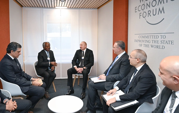 İlham Əliyev Davosda "BlackRock" və "Global Infrastructure Partners"in rəsmiləri ilə görüşüb