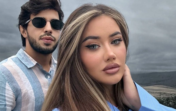 Bloger Aysel Şükür həyat yoldaşından ayrıldı