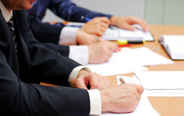 Nazir iki şöbə müdirini işdən çıxardı