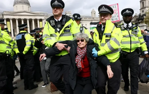 Londonda iki etiraz aksiyasında 31 nəfər saxlanılıb