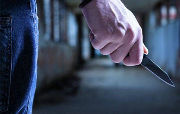 Keçmiş qayınatasını öldürüb, avtomobillə üstündən keçdi, qayınanasını bıçaqladı - TƏFƏRRÜAT