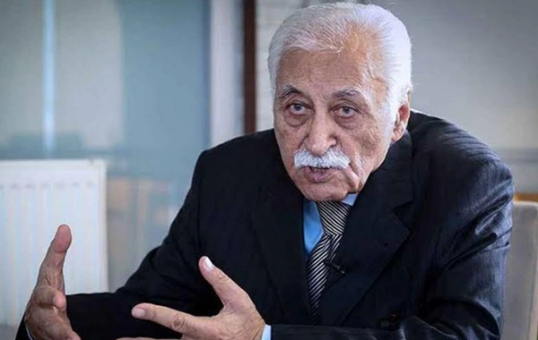 Azərbaycanəsilli şair Yavuz Bülent Bakiler vəfat edib