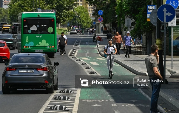 Bakıda piyadalar üçün çıxılmaz vəziyyət: Zolaq yarıda kəsilir
