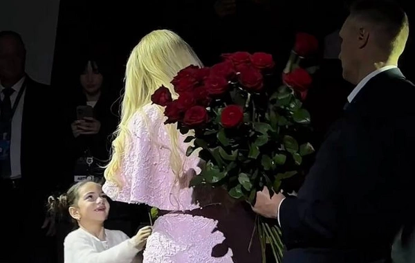 Roza Zərgərli bu qonşu ölkənin üç şəhərində konsert verdi