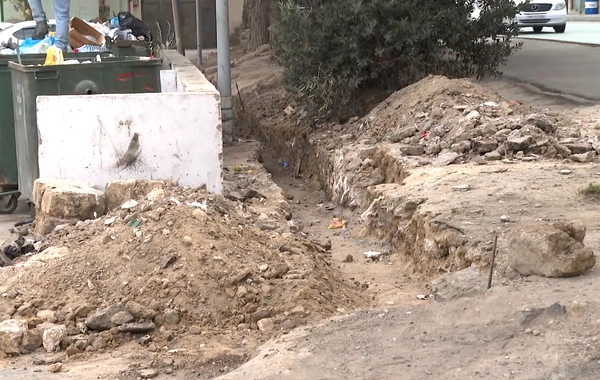 В бакинском поселке на месте детской площадки будут строить здание?