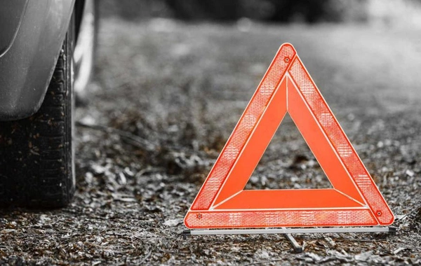 Qaradağda avtoqəza olub, 64 yaşlı kişi avtomobildə sıxılı vəziyyətdə qalıb