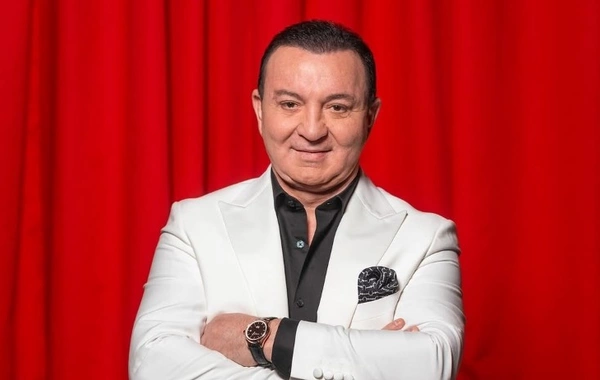 Vasif buna görə bağını satıb