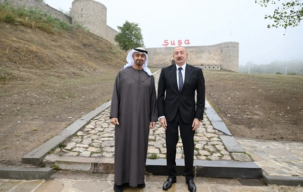 Azərbaycan və BƏƏ liderləri Şuşa qalasının önündə foto çəkdiriblər